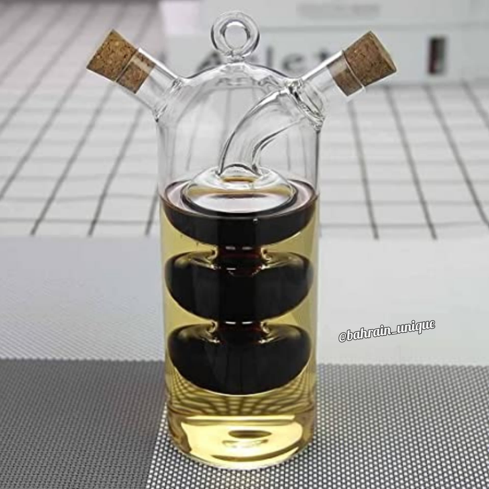 2in1 ‏Oil Bottle ‎- قارورة ‏الزيت ‏٢في١