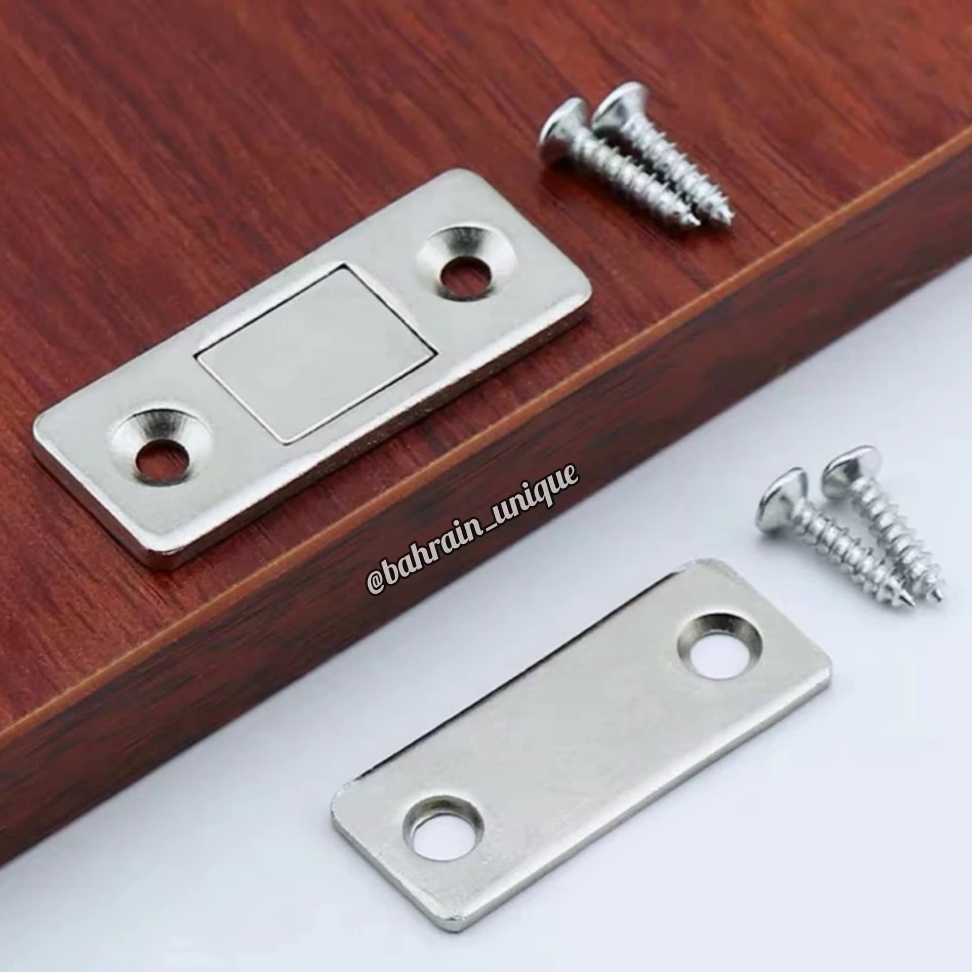 3pcs Magnetic Catchers ‎- ‏٣ ‏حبات ‏اللاصقات ‏المغناطيسية