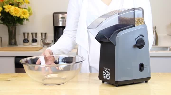 West Bend Popcorn Maker ‎- مكينة ‏البوب ‏كورن image 2